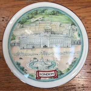 Horseguards By James Sadler London Heritage Collection Round Trinket Box